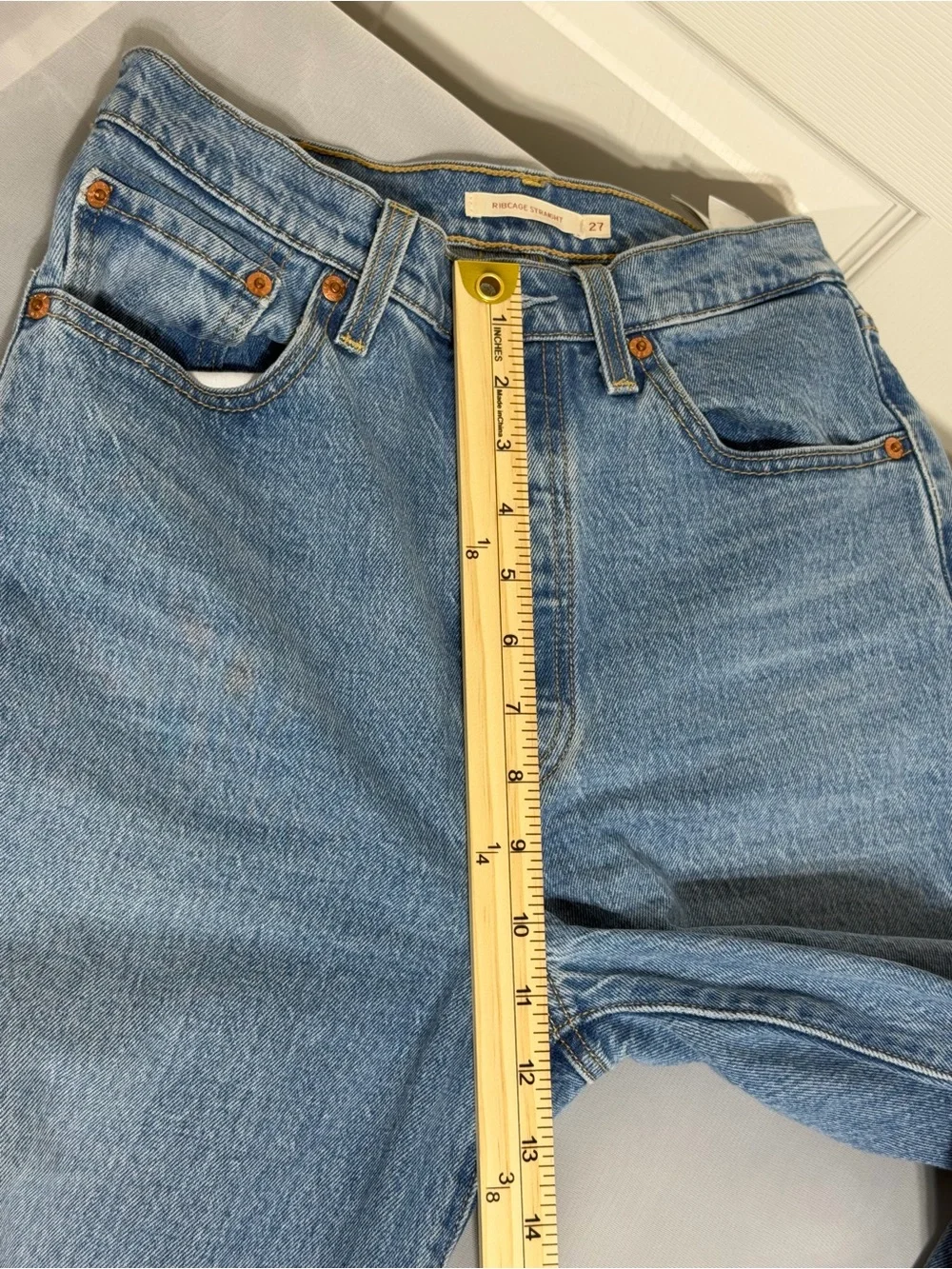 Levi’s Distressed Light Blue Ribcage Straight Women's Jeans